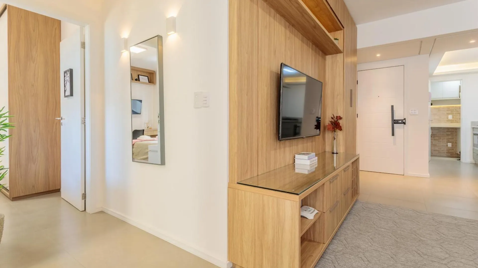 Apto De Designer Com Vista Para A Beiramar Py4648 Florianópolis