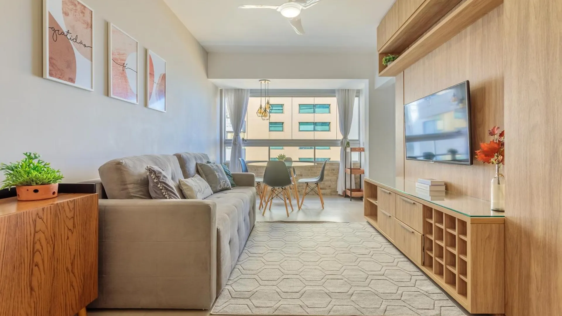 Apto De Designer Com Vista Para A Beiramar Py4648 Florianópolis